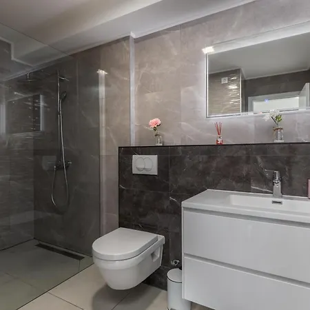 Spacious Pool - Happy * Crikvenica