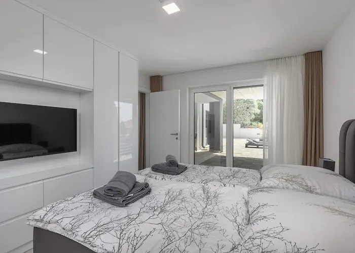 Spacious Pool - Happy Apartmán *